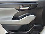 Used 2023 TOYOTA HIGHLANDER XLE in MARTINSVILLE, VIRGINIA (Photo 32)