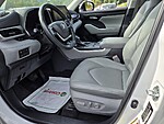 Used 2023 TOYOTA HIGHLANDER XLE in MARTINSVILLE, VIRGINIA (Photo 9)