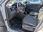 New 2026 Volkswagen Taos SE BLACK FWD in PALM BEACH GARDENS, FLORIDA (Photo 6)