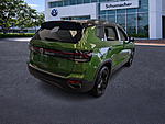 New 2026 Volkswagen Taos SE BLACK FWD in PALM BEACH GARDENS, FLORIDA (Photo 7)
