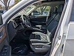 New 2026 Volkswagen Atlas 2.0T SE W/TECHNOLOGY FWD in PALM BEACH GARDENS, FLORIDA (Photo 10)