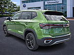 New 2026 Volkswagen Taos SE FWD in PALM BEACH GARDENS, FLORIDA (Photo 5)