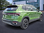New 2026 Volkswagen Taos SE FWD in PALM BEACH GARDENS, FLORIDA (Photo 7)