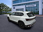 New 2026 Volkswagen Taos SE FWD in PALM BEACH GARDENS, FLORIDA (Photo 5)