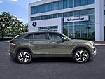 New 2026 Volkswagen Atlas Cross Sport 2.0T SE W/TECHNOLOGY FWD in PALM BEACH GARDENS, FLORIDA (Photo 8)