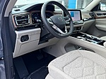 New 2026 Volkswagen Atlas 2.0T SE W/TECHNOLOGY 4MOTION in PALM BEACH GARDENS, FLORIDA (Photo 13)