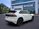 New 2026 Volkswagen Atlas Cross Sport 2.0T SEL R-LINE BLACK 4MOTION in PALM BEACH GARDENS, FLORIDA (Photo 7)