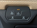 New 2026 Volkswagen Atlas Cross Sport 2.0T SE W/TECHNOLOGY FWD in PALM BEACH GARDENS, FLORIDA (Photo 21)
