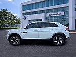 New 2026 Volkswagen Atlas Cross Sport 2.0T SE W/TECHNOLOGY FWD in PALM BEACH GARDENS, FLORIDA (Photo 4)