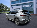 New 2026 Volkswagen Tiguan SE FWD in PALM BEACH GARDENS, FLORIDA (Photo 5)