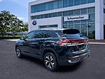 New 2026 Volkswagen Atlas Cross Sport 2.0T SE FWD in PALM BEACH GARDENS, FLORIDA (Photo 5)