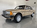 Used 1983 MERCEDES-BENZ 230 E SEDAN - (COLLECTORS SERIES) in JACKSONVILLE, FLORIDA (Photo 6)