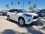 Used 2022 TOYOTA HIGHLANDER LE in TUSTIN, CALIFORNIA (Photo 2)