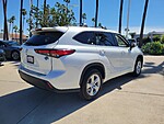 Used 2022 TOYOTA HIGHLANDER LE in TUSTIN, CALIFORNIA (Photo 4)
