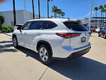 Used 2022 TOYOTA HIGHLANDER LE in TUSTIN, CALIFORNIA (Photo 6)