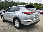 Used 2024 MITSUBISHI OUTLANDER ES FWD in FT. LAUDERDALE, FLORIDA (Photo 6)