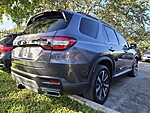 Used 2025 Honda Pilot TOURING AWD in FT. LAUDERDALE, FLORIDA (Photo 5)