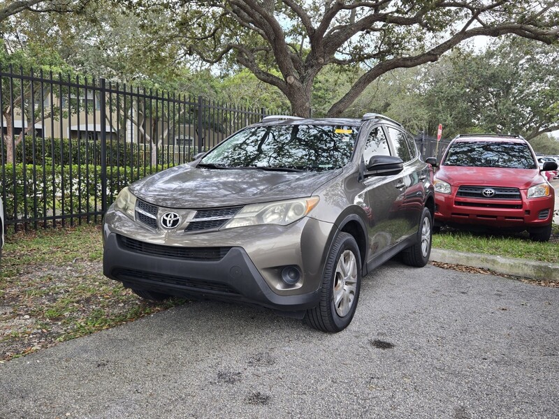 Used 2013 TOYOTA RAV4 FWD 4DR LE in FT. LAUDERDALE, FLORIDA