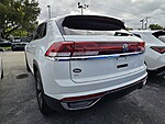 Used 2024 Volkswagen Atlas Cross Sport 2.0T SE FWD in FT. LAUDERDALE, FLORIDA (Photo 6)