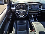 Used 2019 TOYOTA HIGHLANDER SE V6 FWD in FT. LAUDERDALE, FLORIDA (Photo 13)