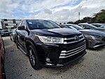 Used 2019 TOYOTA HIGHLANDER SE V6 FWD in FT. LAUDERDALE, FLORIDA (Photo 4)