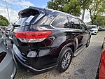 Used 2019 TOYOTA HIGHLANDER SE V6 FWD in FT. LAUDERDALE, FLORIDA (Photo 5)
