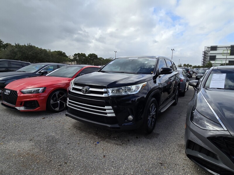 Used 2019 TOYOTA HIGHLANDER SE V6 FWD in FT. LAUDERDALE, FLORIDA