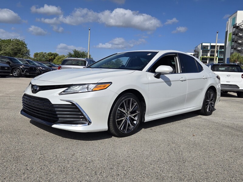 Used 2021 TOYOTA CAMRY XLE AUTO in FT. LAUDERDALE, FLORIDA