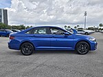 Used 2024 Volkswagen Jetta SE AUTO in FT. LAUDERDALE, FLORIDA (Photo 4)