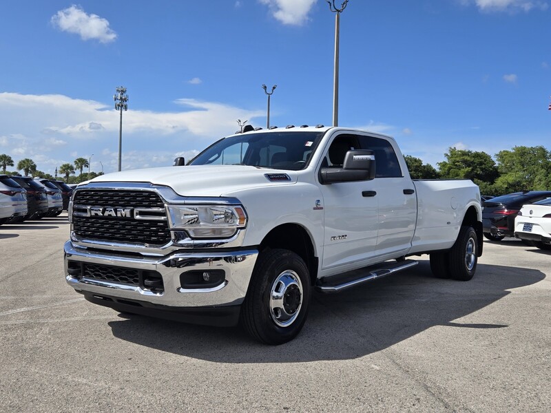Used 2024 RAM 3500 BIG HORN 4X4 CREW CAB 8' BOX in FT. LAUDERDALE, FLORIDA