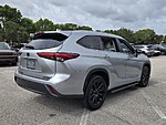Used 2023 TOYOTA HIGHLANDER L FWD in FT. LAUDERDALE, FLORIDA (Photo 8)