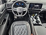 Used 2024 Volkswagen Atlas Cross Sport 2.0T SEL PREMIUM R-LINE 4MOTION in FT. LAUDERDALE, FLORIDA (Photo 13)