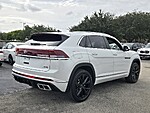 Used 2024 Volkswagen Atlas Cross Sport 2.0T SEL PREMIUM R-LINE 4MOTION in FT. LAUDERDALE, FLORIDA (Photo 8)