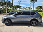 Used 2022 VOLKSWAGEN TIGUAN SE in DAVIE, FLORIDA (Photo 3)