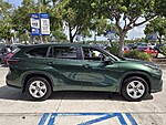 Used 2025 TOYOTA HIGHLANDER LE in DAVIE, FLORIDA (Photo 2)