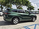 Used 2025 TOYOTA HIGHLANDER LE in DAVIE, FLORIDA (Photo 6)