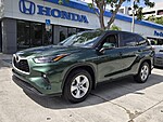 Used 2025 TOYOTA HIGHLANDER LE in DAVIE, FLORIDA (Photo 8)