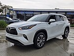 Used 2022 TOYOTA HIGHLANDER XLE in DAVIE, FLORIDA (Photo 8)