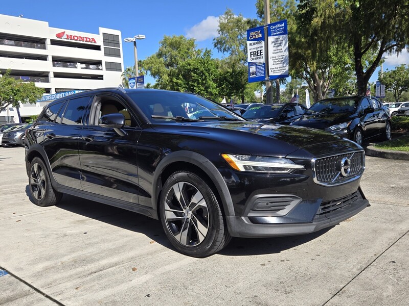 Used 2020 VOLVO V60 CROSS COUNTRY  in DAVIE, FLORIDA