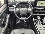Used 2024 TOYOTA HIGHLANDER XLE in DAVIE, FLORIDA (Photo 12)
