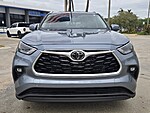 Used 2024 TOYOTA HIGHLANDER XLE in DAVIE, FLORIDA (Photo 4)