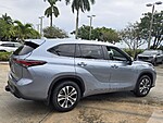 Used 2024 TOYOTA HIGHLANDER XLE in DAVIE, FLORIDA (Photo 6)