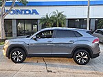 Used 2024 Volkswagen Atlas Cross Sport 2.0T SE in DAVIE, FLORIDA (Photo 3)