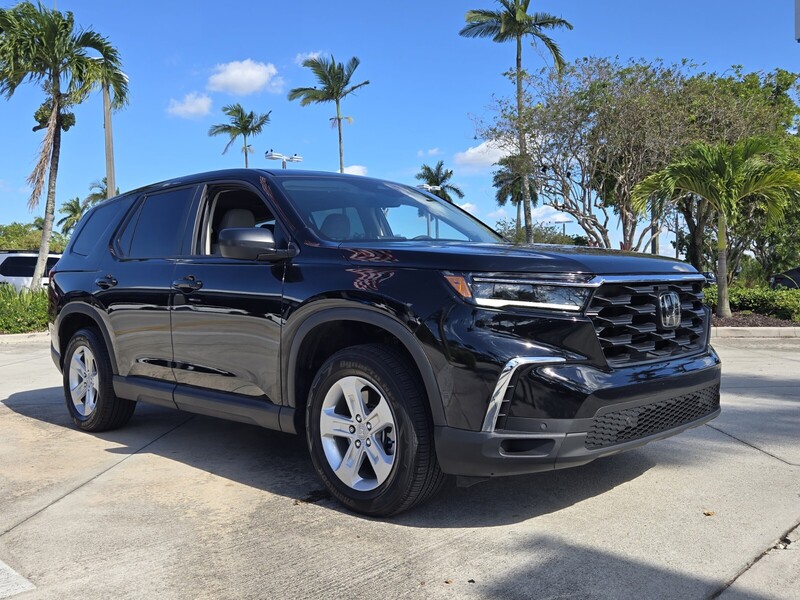 Used 2023 Honda Pilot LX in DAVIE, FLORIDA