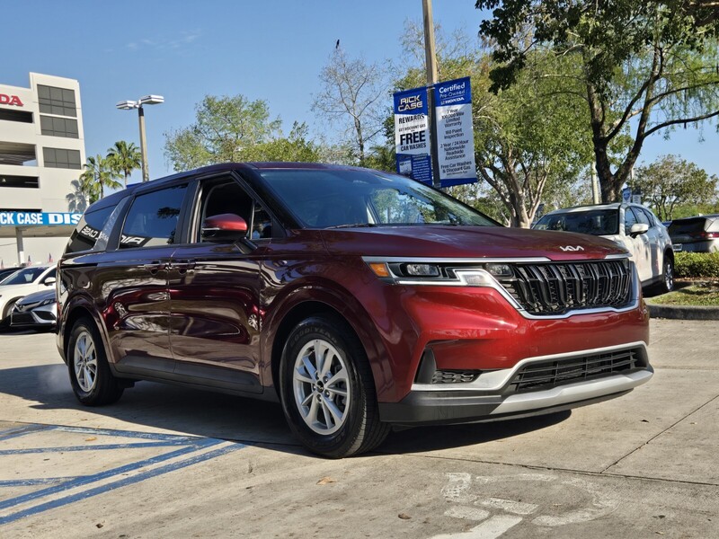Used 2024 KIA CARNIVAL LX in DAVIE, FLORIDA