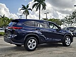 Used 2022 TOYOTA HIGHLANDER LE in DAVIE, FLORIDA (Photo 7)