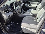 Used 2022 TOYOTA HIGHLANDER LE in DAVIE, FLORIDA (Photo 10)