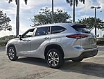 Used 2023 TOYOTA HIGHLANDER XLE in DAVIE, FLORIDA (Photo 8)