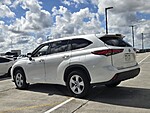 Used 2021 TOYOTA HIGHLANDER HYBRID LE in DAVIE, FLORIDA (Photo 8)