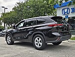 Used 2022 TOYOTA HIGHLANDER L in DAVIE, FLORIDA (Photo 8)
